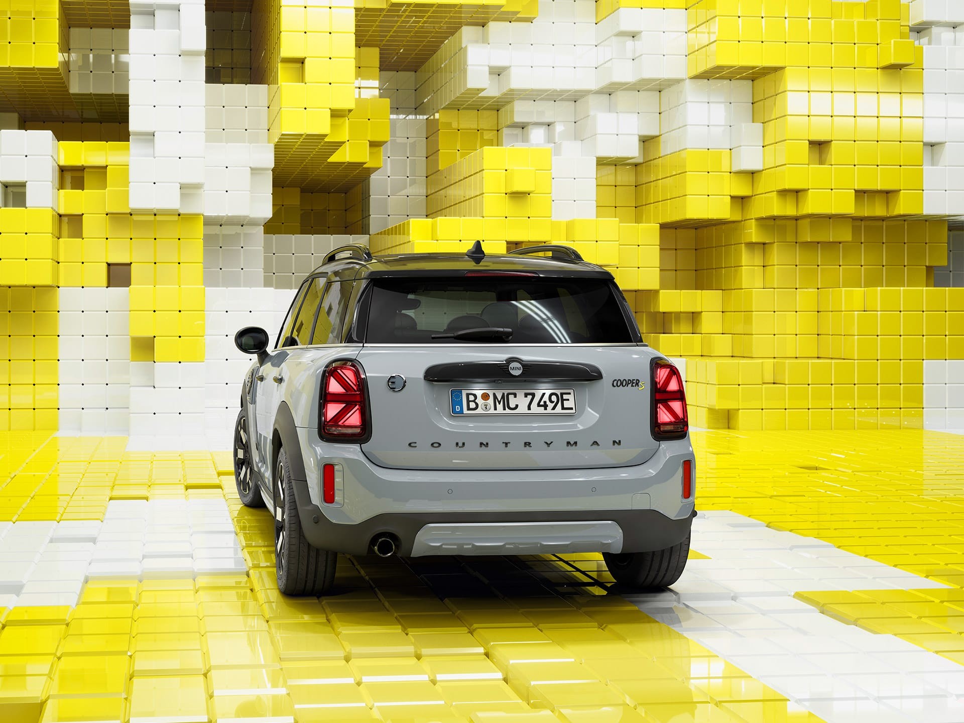 MINI Countryman Untamed Edition Plug-In Hybrid – Seite – Laden